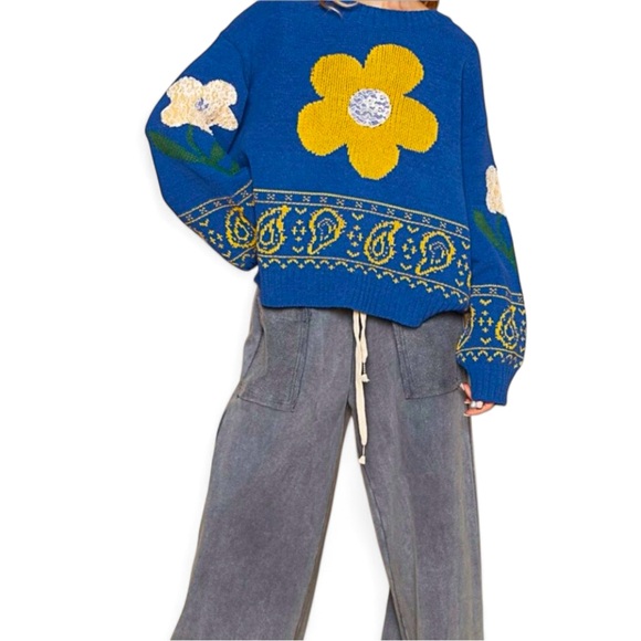 POL / Floral Lace Patchwork Sweater / Boho Floral Cozy Sweater - Picture 3 of 3